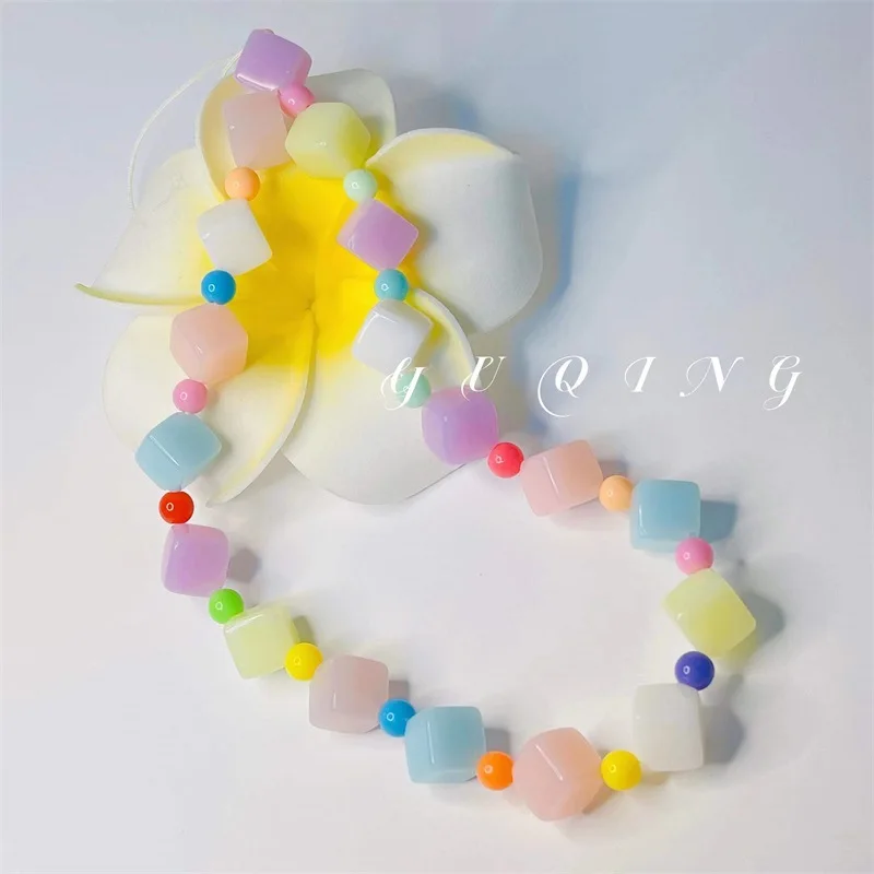 

Wholesale Summer Color Acrylic Beads Square Geometric Cute Girls Anti-Lost Mobile Phone Lanyard