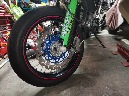 WR250F 20-24 WR450F 19-24 YZ250F YZ450F YZ250FX YZ450FX 16-24 YZ125 YZ250 17-24 23 320 мм передний дисковый ротор