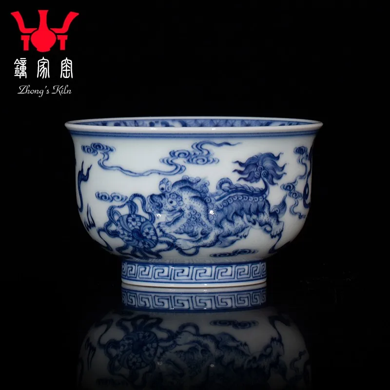 Set Blue And White Wood Kiln Hand Painted Lion Roll Hydrangea Waist Drum Cup