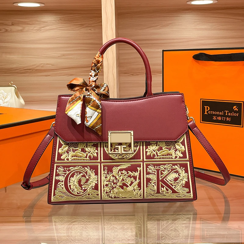 Красная Свадебная сумка с вышивкой для мамы и невесты бабушки через плечо модная