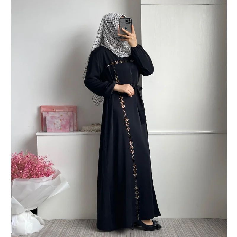 

2023 New Muslim Round Neck Long Sleeve Elegant Fashion Solid Color Dress Dubai Women's Arabic Hot Diamond Slim Belt Dress
