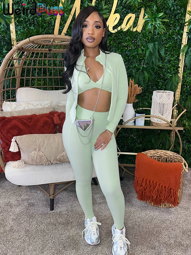 Костюм спортивный женский из трех предметов повседневный однотонный пикантный