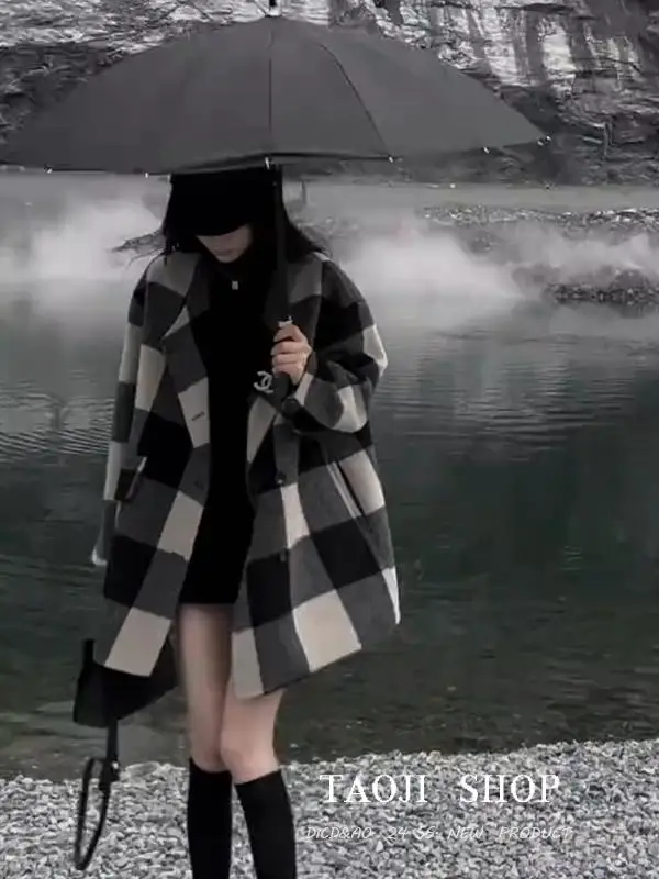 High-End Temperament Plaid Woolen Jacket Women 2024 Winter New French sle Retro Western Sle Loose Coat