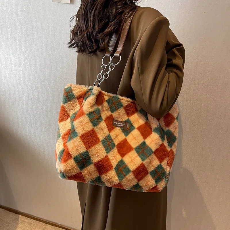 

Женская сумка из искусственного меха в клетку, повседневная плюшевая дамская сумка-тоут, модная вместительная сумка для покупок, Женский ко...