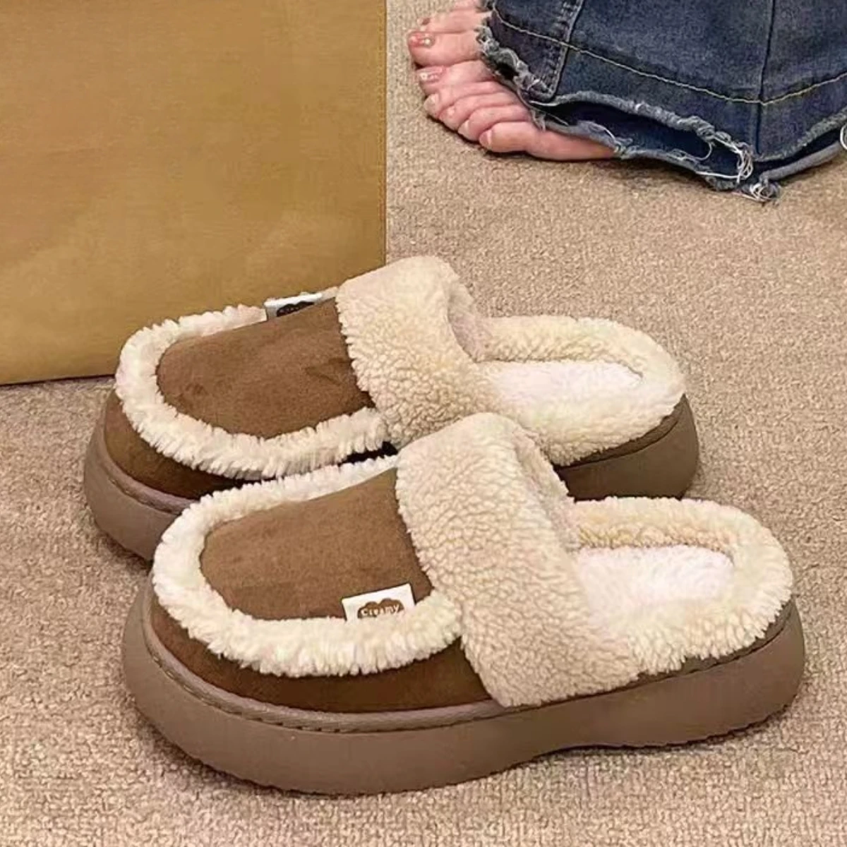 Женские тапочки на плоской подошве новые женские замшевые платформе с круглым