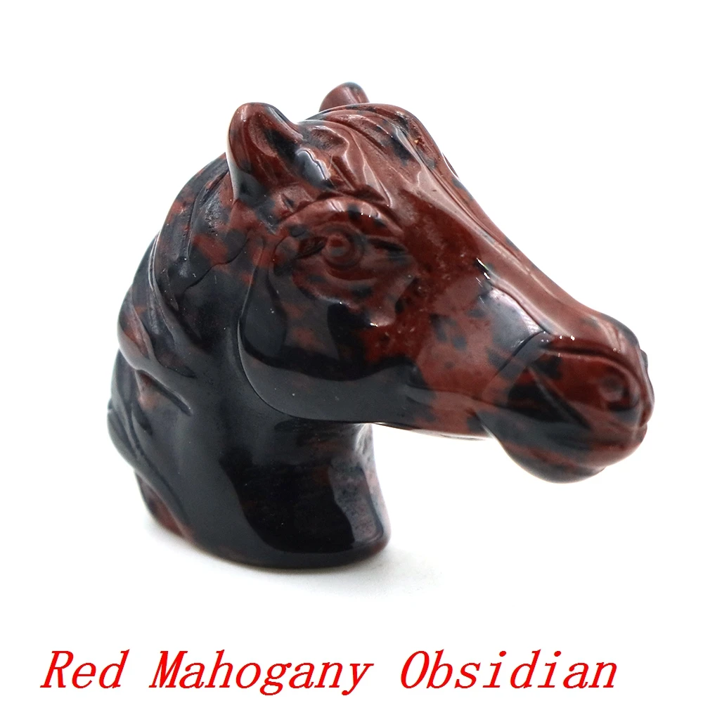 

Статуя головы лошади из камня