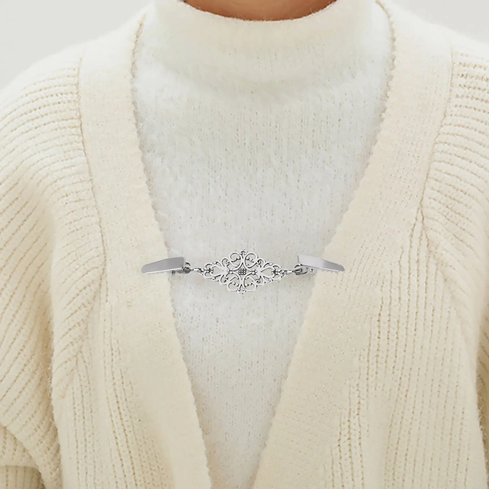 Женская Брошь в виде кардигана свитера блузки