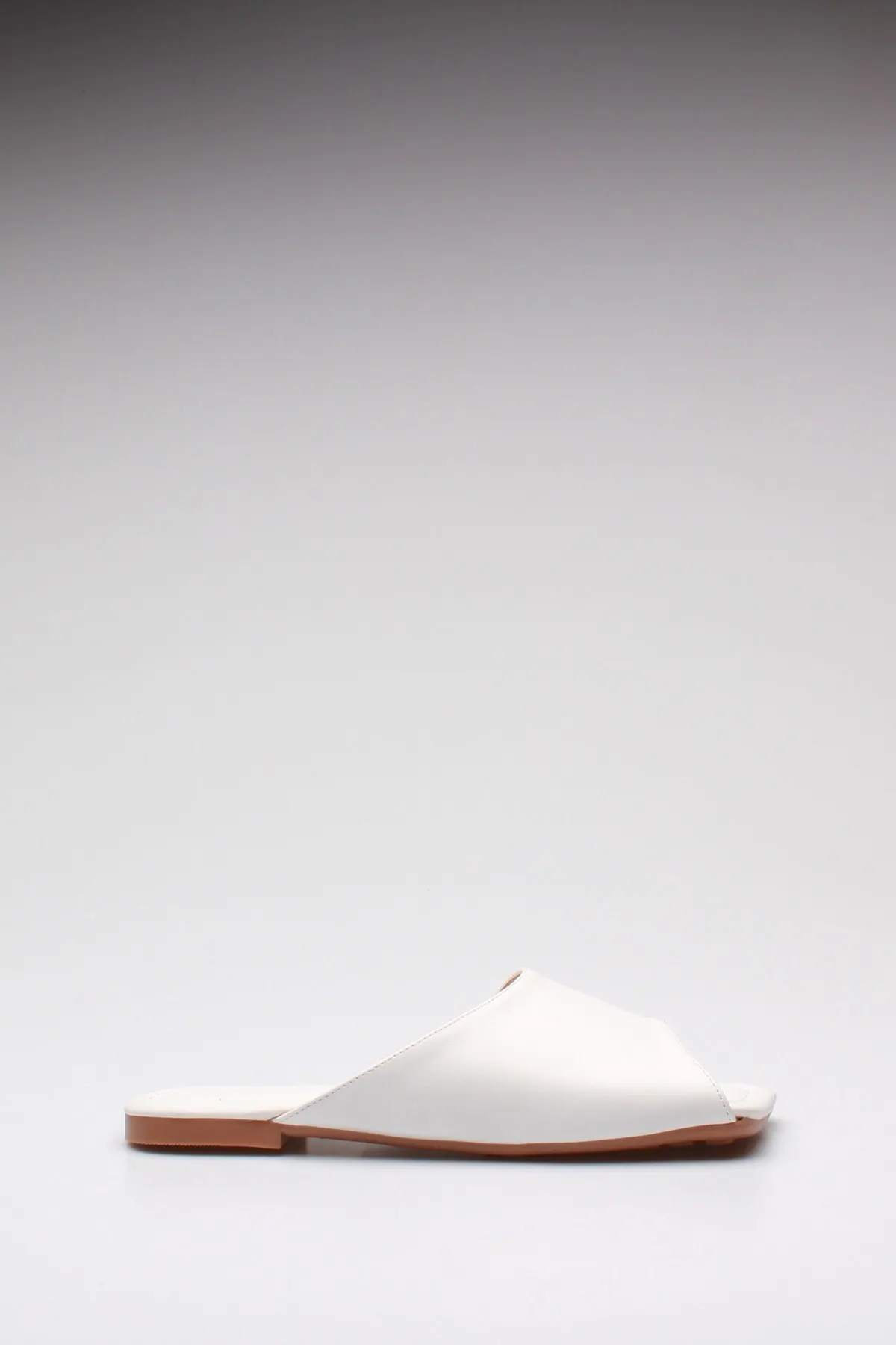 

Fashion Style women's White Leather Slippers Sandals And Slippers