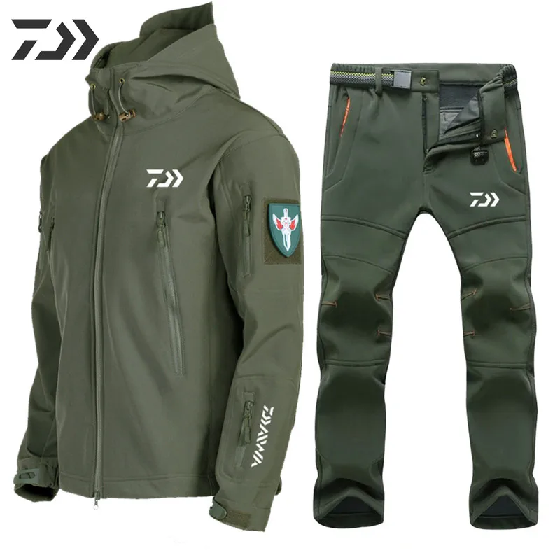 

2022 зимние уличные костюмы с мягкой оболочкой для рыбалки, теплые брюки, тактические спортивные ветрозащитные водонепроницаемые костюмы DAIWA...