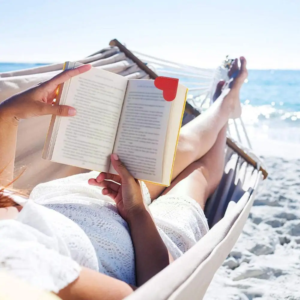 

1pc Heart-shaped Leather Bookmarks For Book Mini Corner Page Marker Kawaii Candy Color Bookmark For Reader Teacher Gift Q6z7