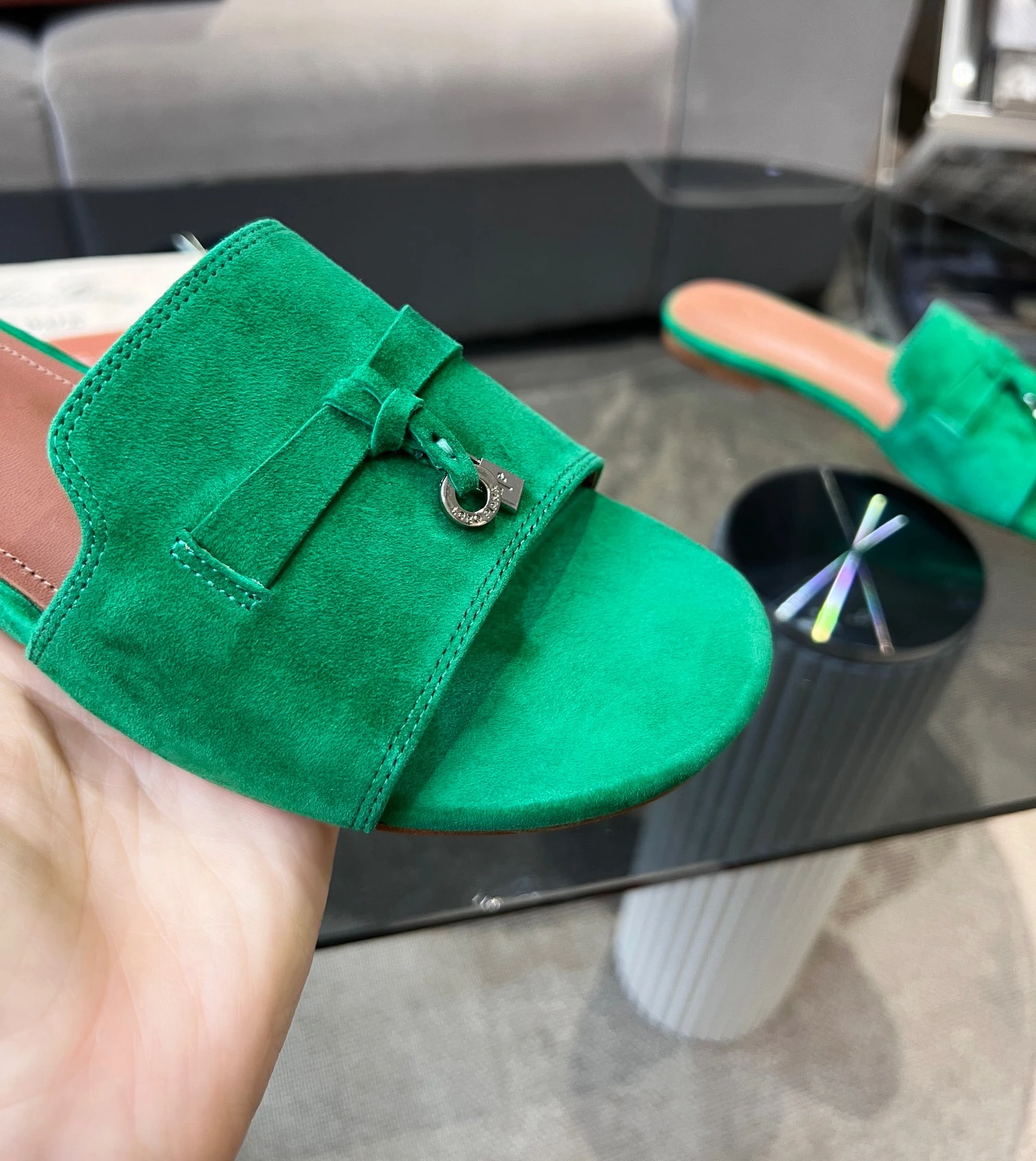 

Kid Suede Mule Slippers For Women Flat Slippers Peep Toe Metal Lock Decor Summer Beach Holiday Shoes Woman Sandals Slides