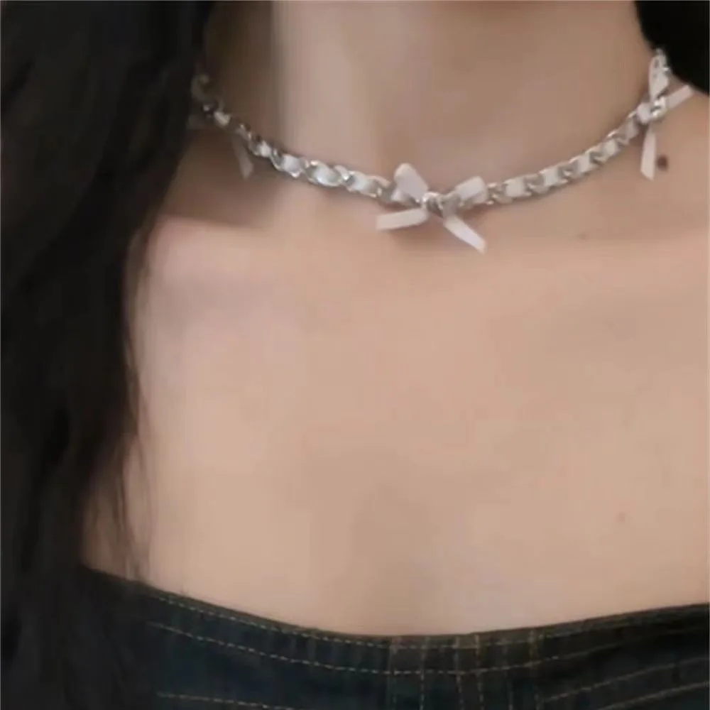 Женское колье с черным бантом украшение в готическом стиле