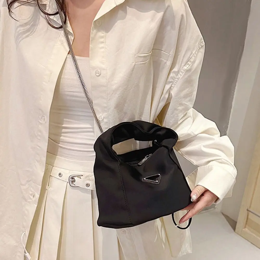 Черная ручная сумка в корейском стиле черная плиссированная ручка треугольная