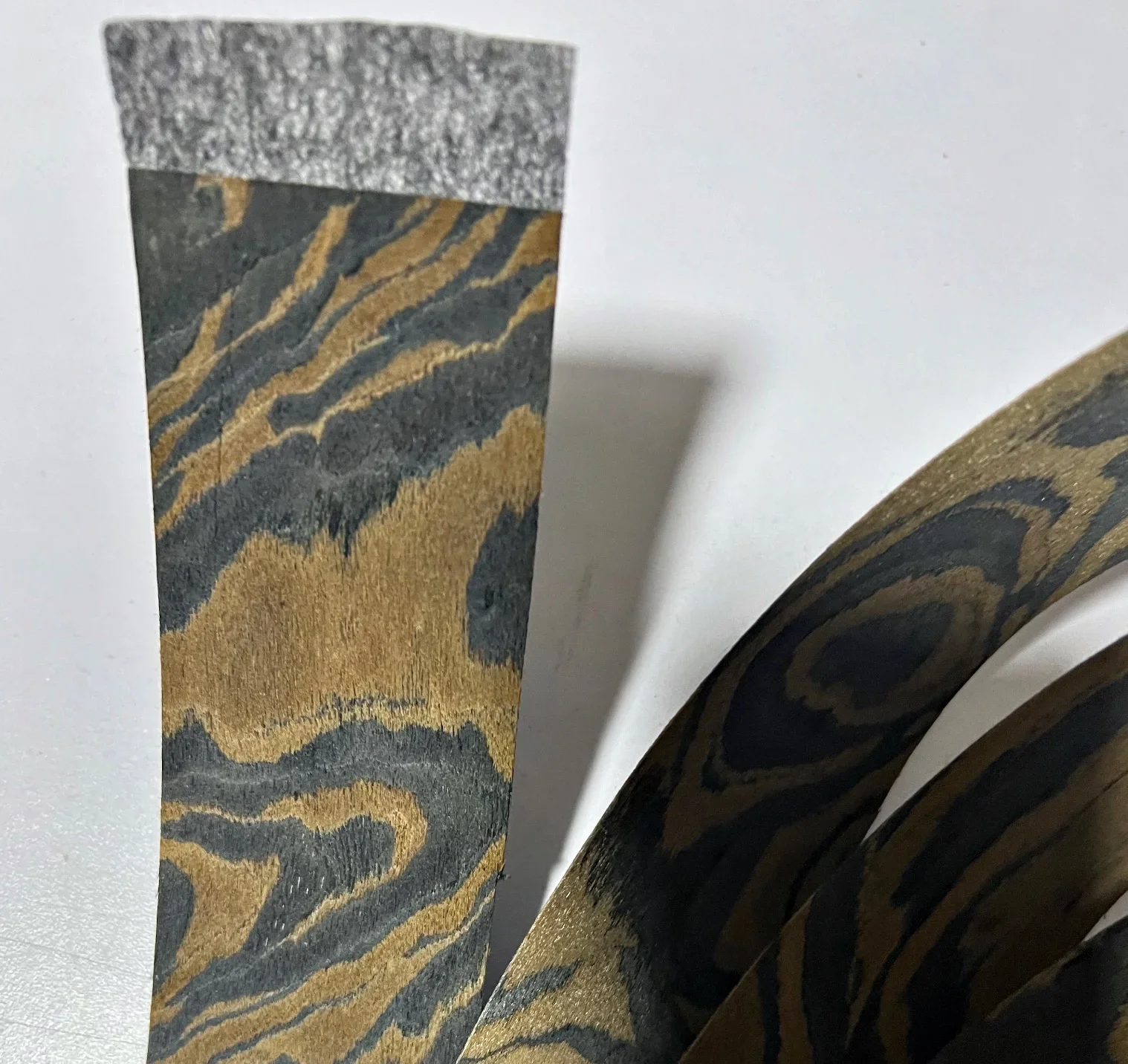 L: 2 5 метров ширина: 40 мм T: 0 25 технология черный орех корень граната шпон лук и