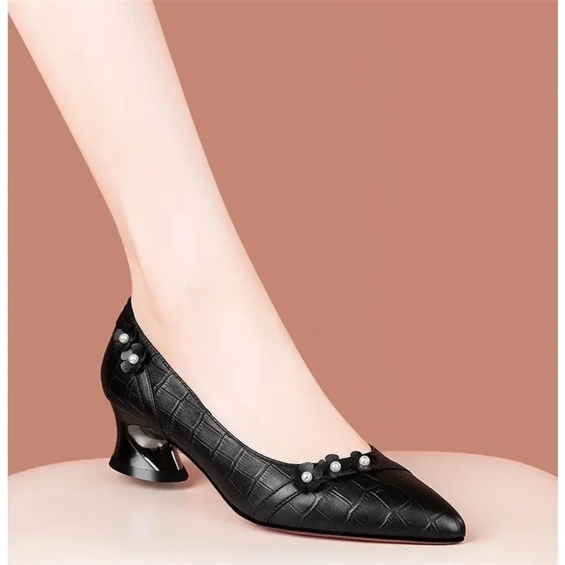 

Cresfimix Sapatos Femininas; Модные красивые черные кожаные туфли высокого качества с острым носком; Пикантные вечерние женские бежевые туфли-лодочки; A1471