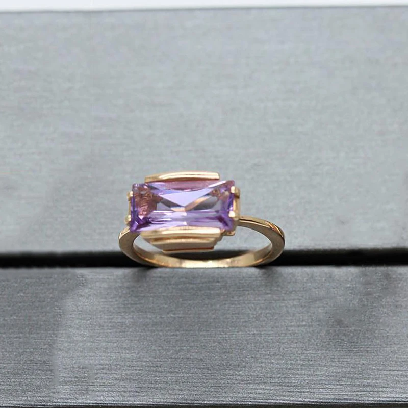 

Женское кольцо из розового золота 585 пробы, с аметистом