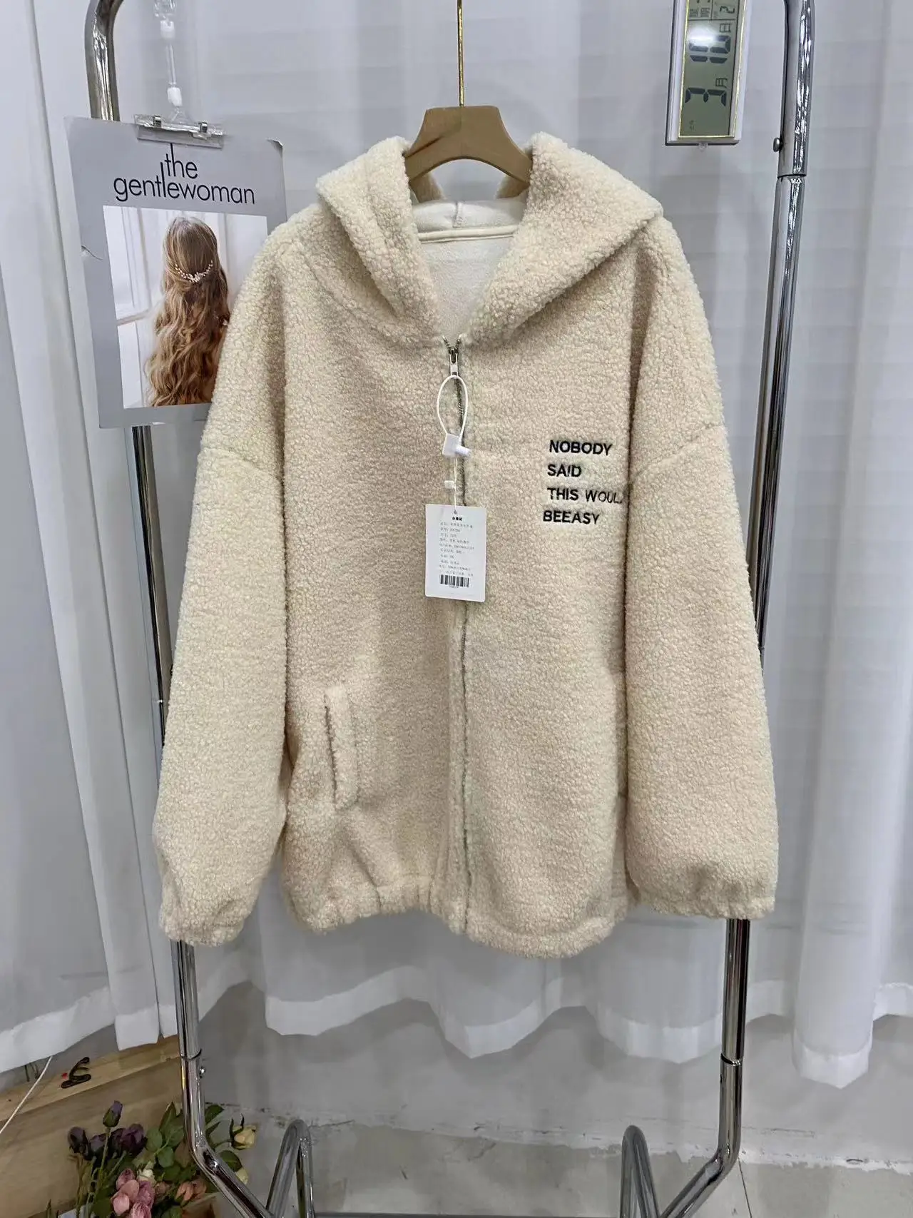 Женская зимняя флисовая утепленная верхняя одежда с капюшоном на молнии