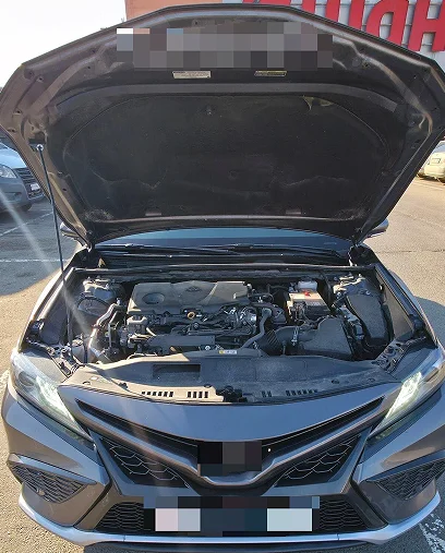 Фото Комплект из 2 газовых упоров капота для Toyota Camry XV70 (2017-2023, 2024) 9-го поколения, модифицированные амортизаторы для подъема переднего капота №1