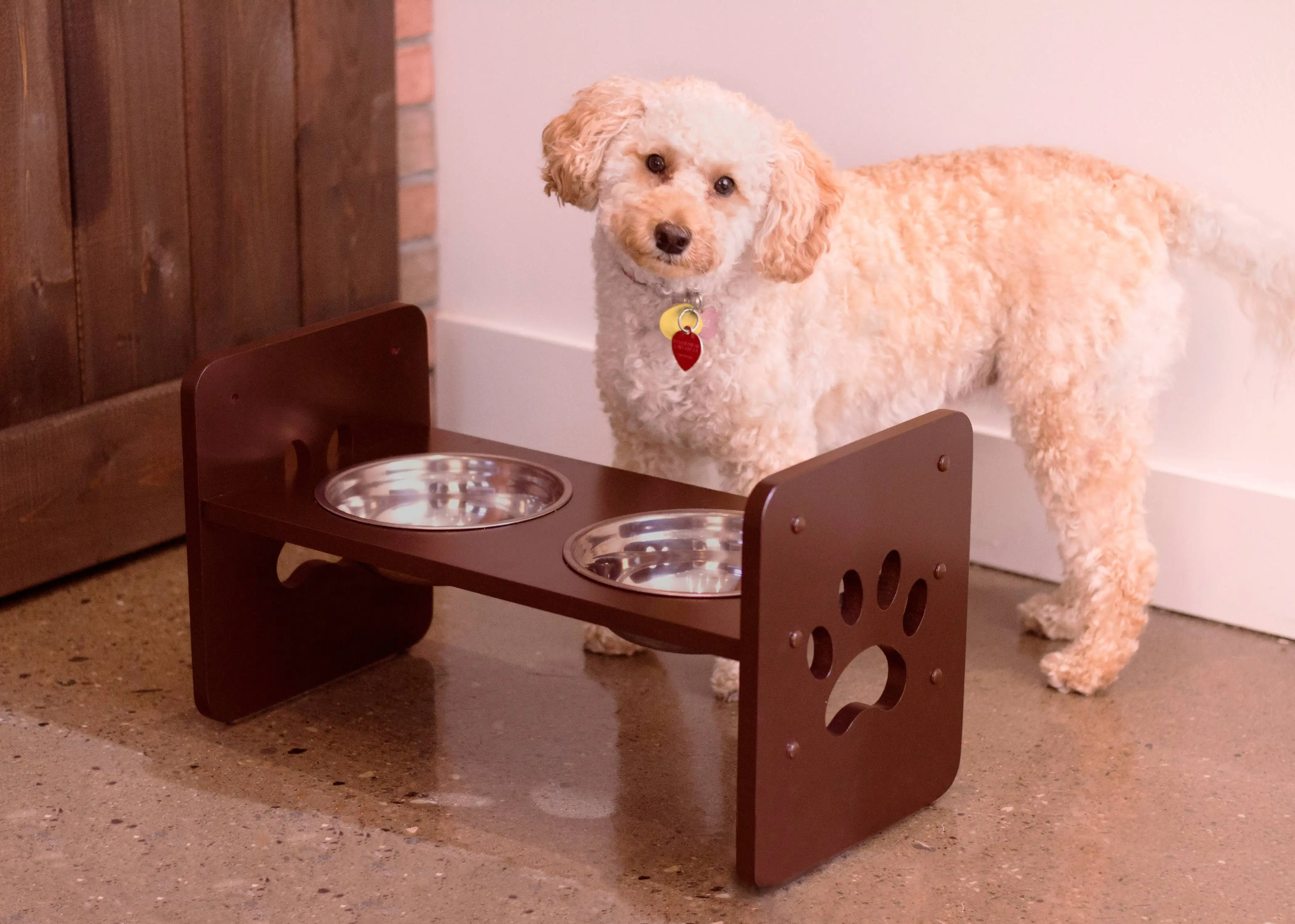 

Adjustable Pet Feeder
