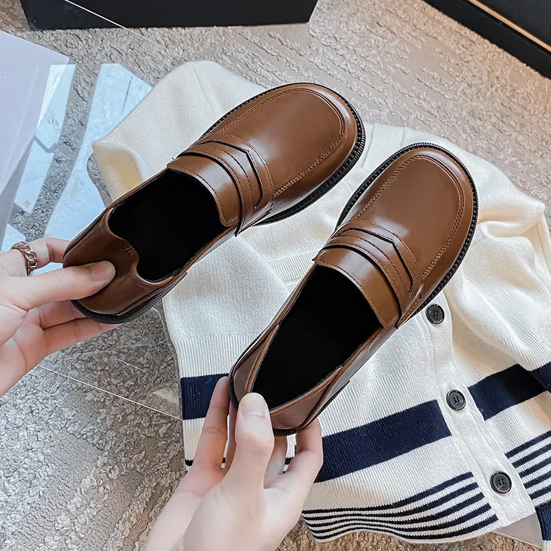 2022 NEW Women Leather Shoes Women Casual Shoes Genuine Leather Solid Color Round Set of Feet Non-slip Breathable Women Loafers