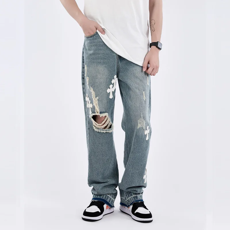 

Four Seasons Men's Trousers Cross Pu Patch VIBE Trend Hole Loose Straight Mop Denim Trousers Fashion Streetwear Ins Hot Sale