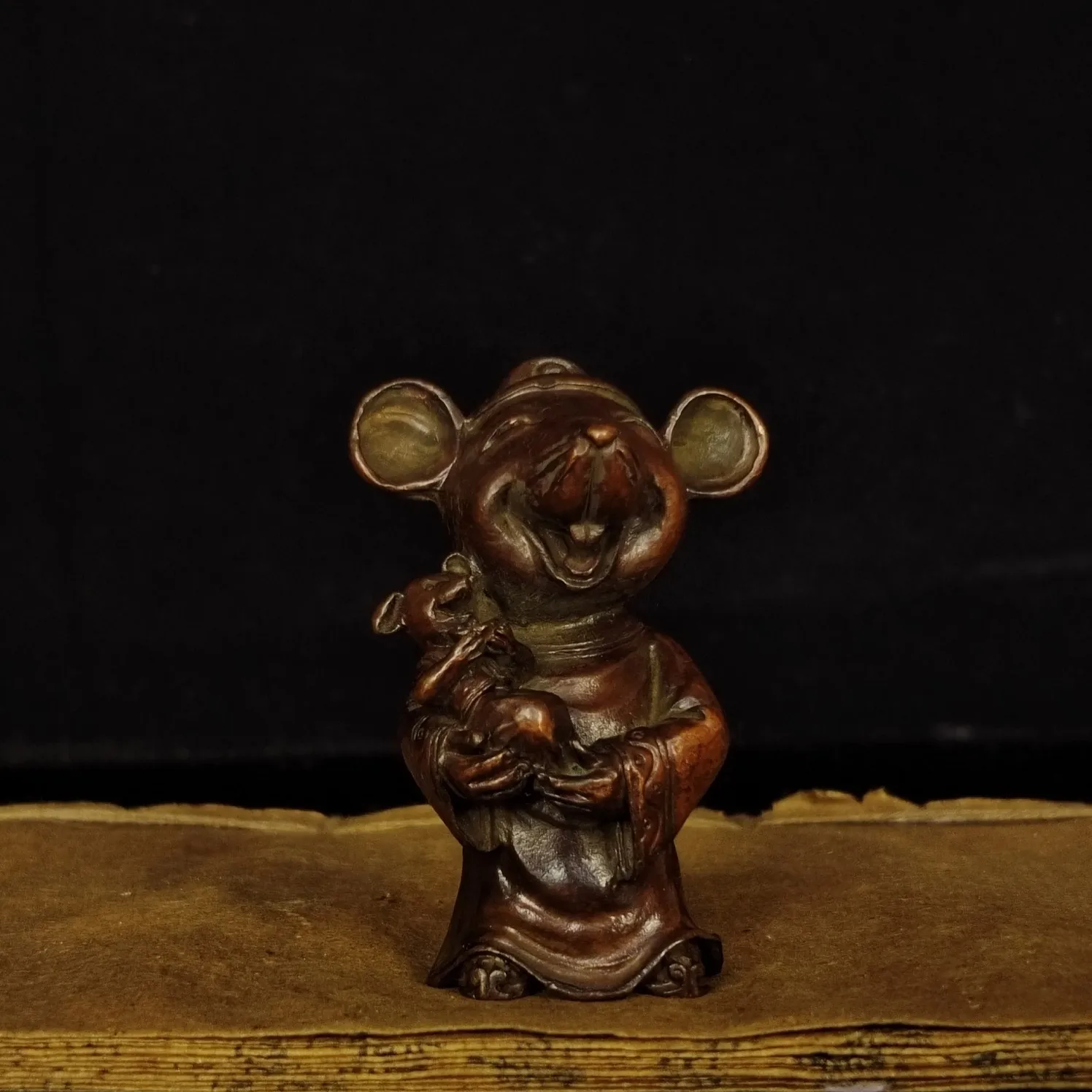 

Exquisite Antique Pure Copper Fortune Rat Ornament