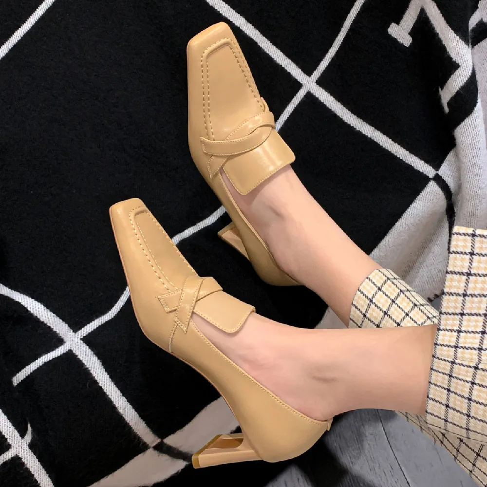 Женские туфли-лодочки из натуральной кожи на толстом высоком каблуке 7 см с