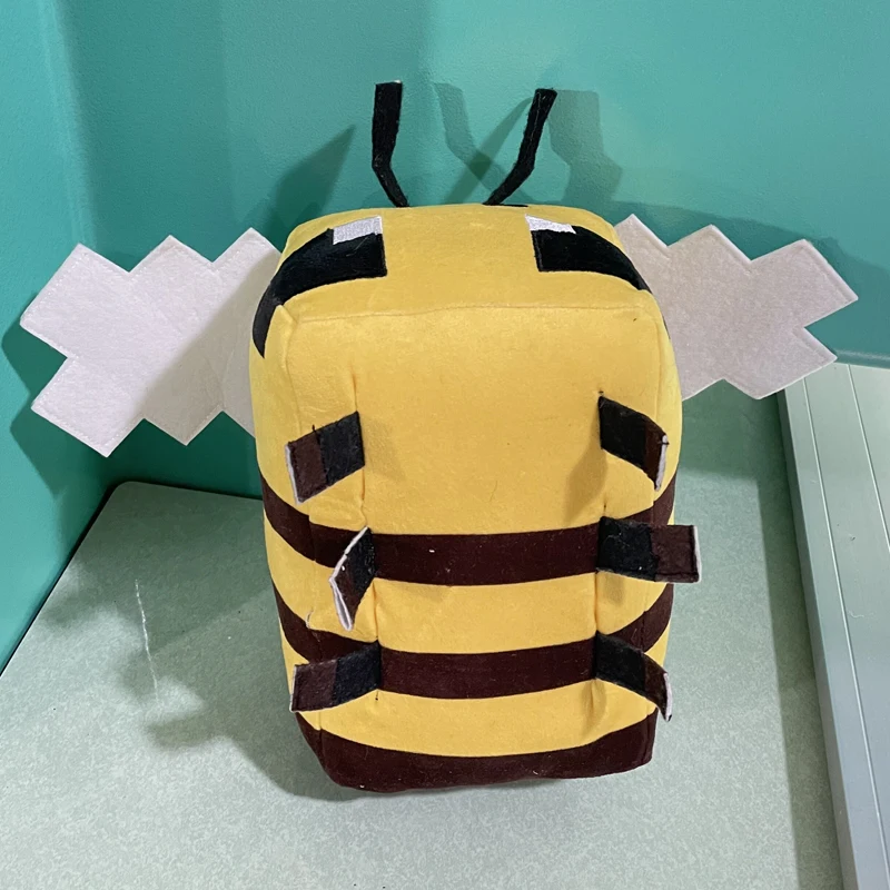 Игрушка плюшевая в виде пчелы 23 см | Игрушки и хобби