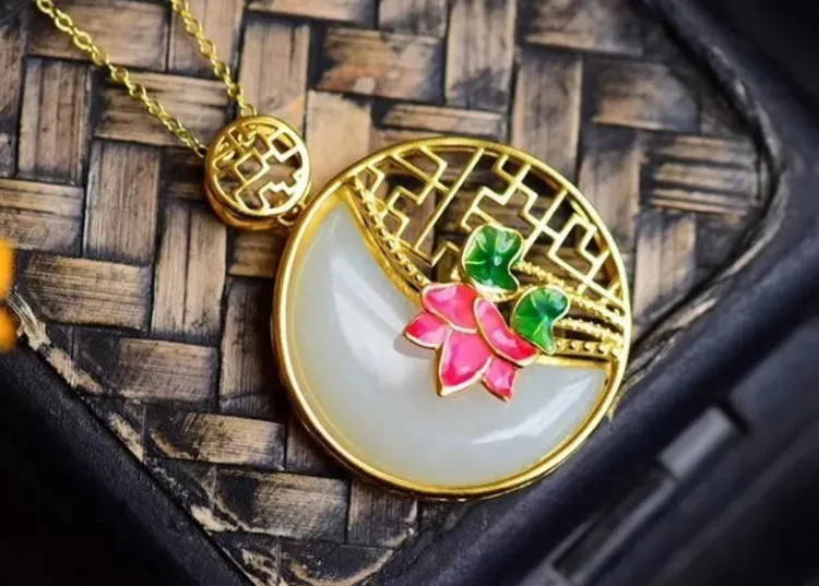 

Ожерелье с кулоном в виде белого Нефритового лотоса, модные ювелирные изделия, серебро 925 пробы, резные Подарки для женщин, подвески, подвеск...