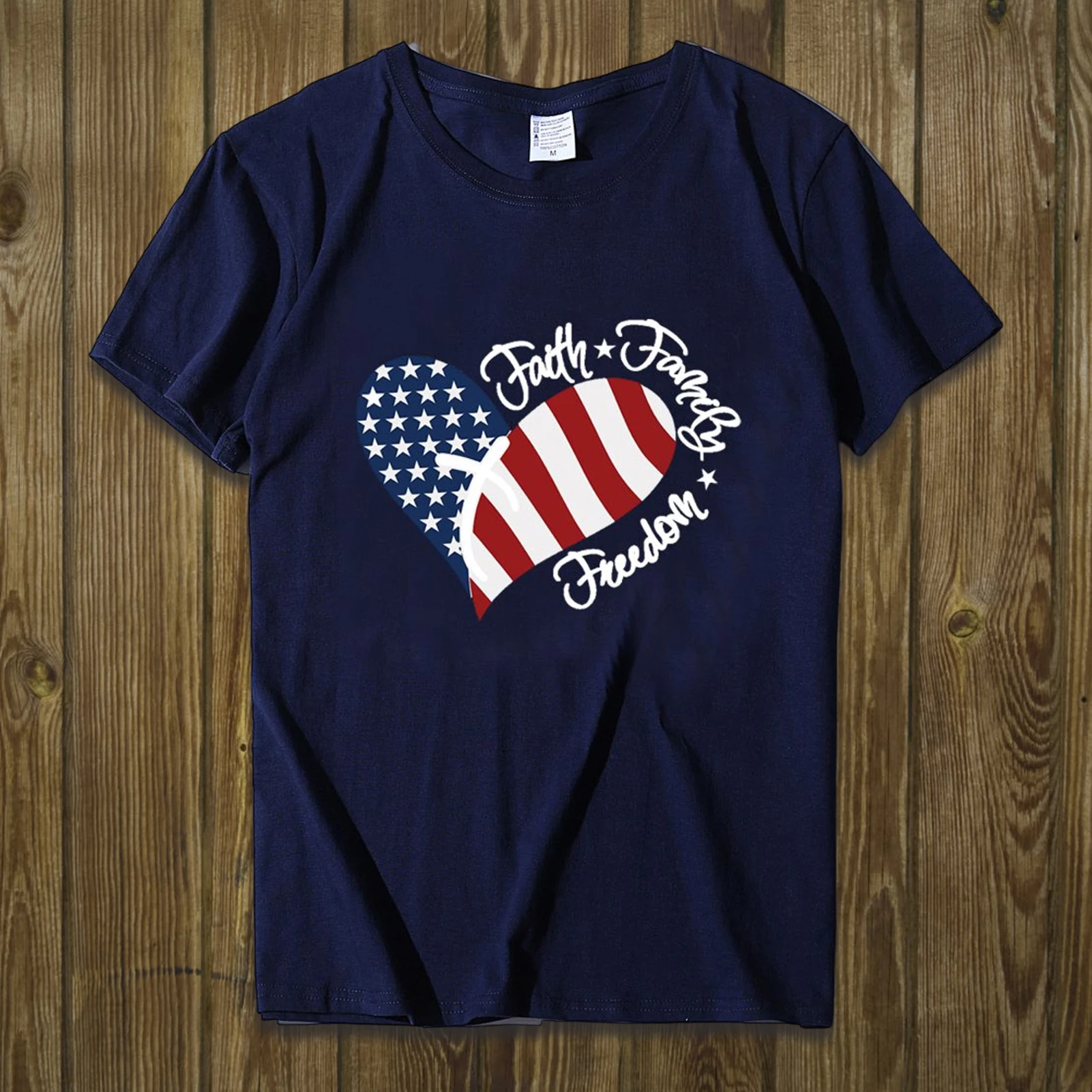 

Female USA 4th of July Flag Top Casual Basic Style Patriotic T-Shirt Short Sleeve Faith Freedom Shirt Crew Neck Streetwear Suit