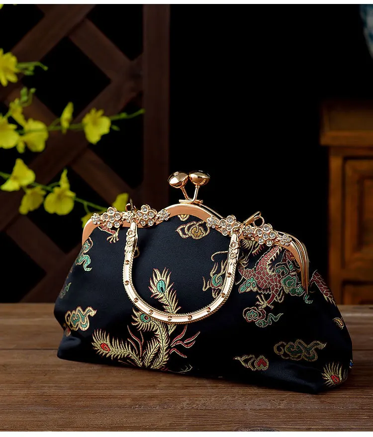 Винтажная вечерняя сумка-клатч с вышивкой и бисером