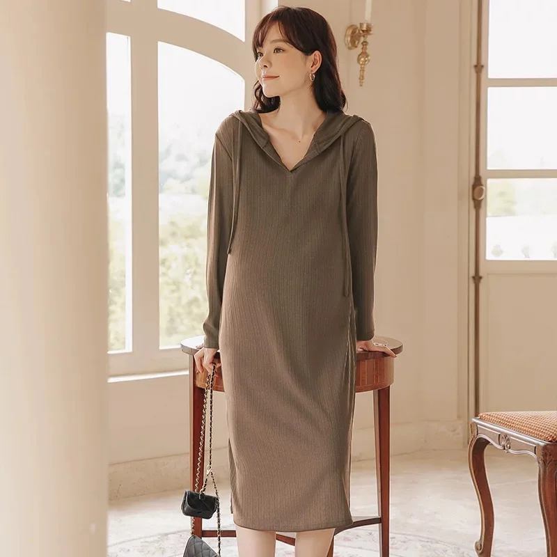 

Spring 2022 latest maternity top solid color maternity wear