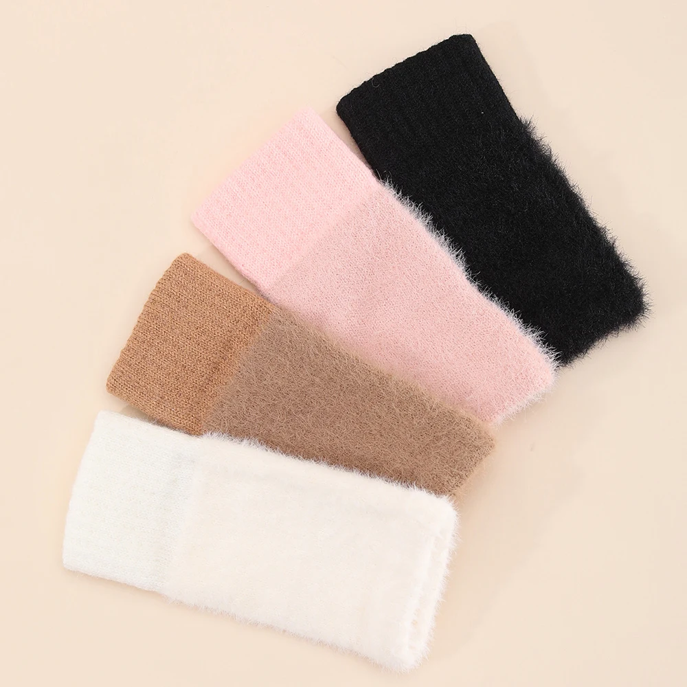 

1pair Women Winter Keep Warm Plush Gloves Elasticity Soft Half Fingers Mittens Imitation Mink Fur Knitted Girls Fashion Gloves