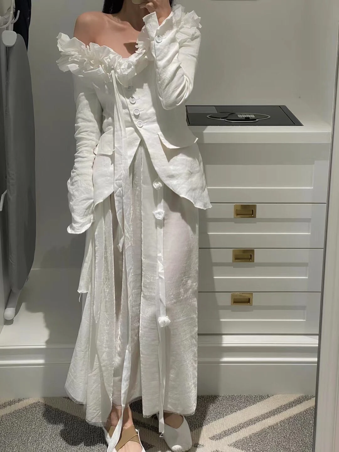 Рисунок 4 - Женская юбка с цветами ручной работы