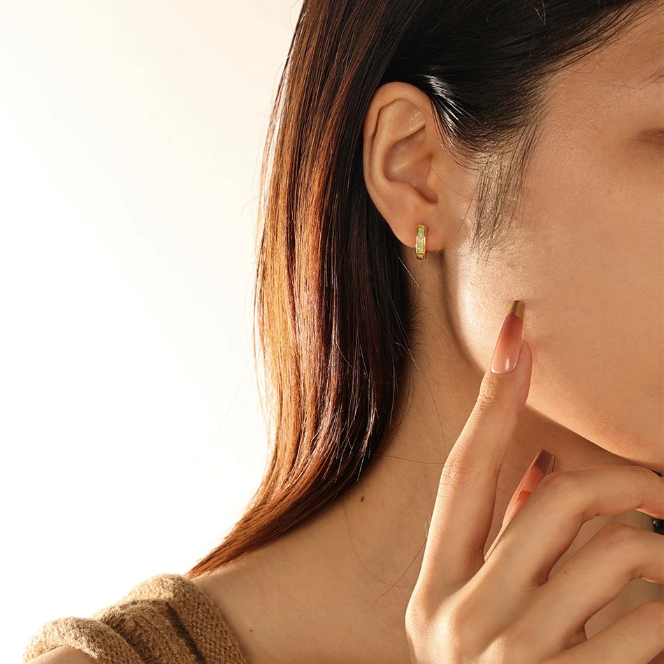 Женские серьги-кольца из серебра 2024 пробы с опалом