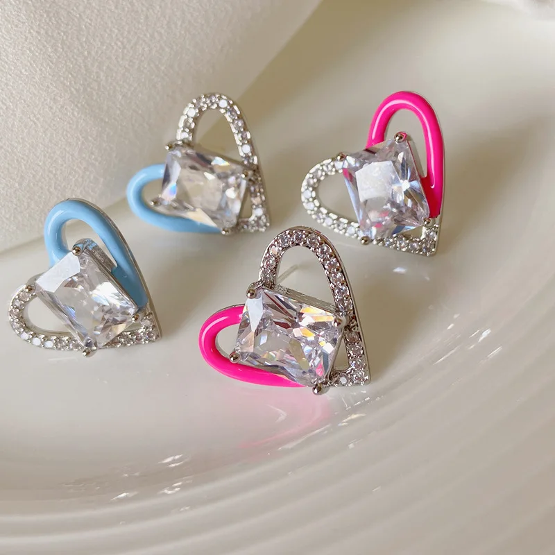 

2022 new trendy French sweet love cute inlaid zircon earrings women's high-end temperament heart-shaped earrings