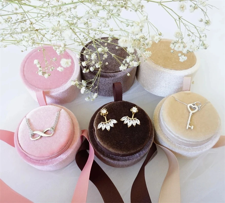 

Personalized Velvet Christmas & Holiday Gift Box, For Earrings, Pendant, Necklace, Bracelet, Jewelry, Bridesmaid Gifts, Wedding