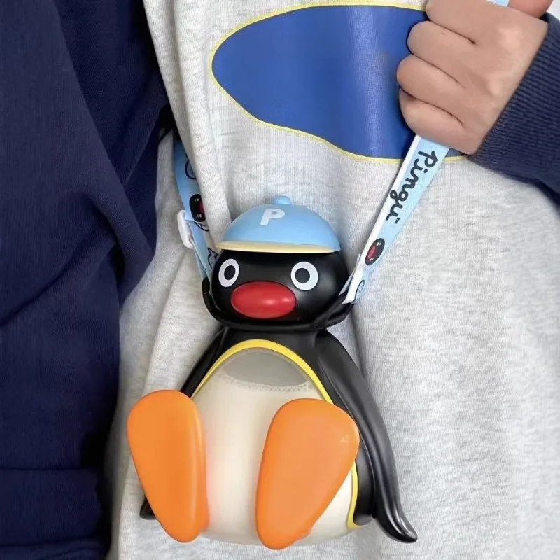 Фото Горячая новинка: Аниме-бутылка для воды Pingu Penguin, летняя, мультяшная, милая, прозрачная, большой емкости, портативная, для путешествий, подарки №2