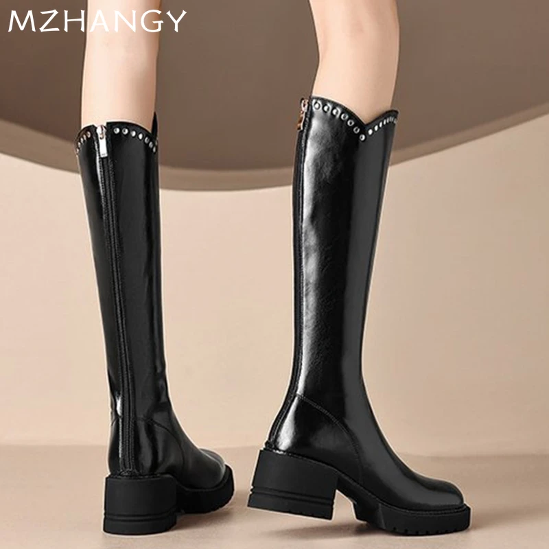 Женские кожаные высокие сапоги на массивном каблуке туфли до колена с