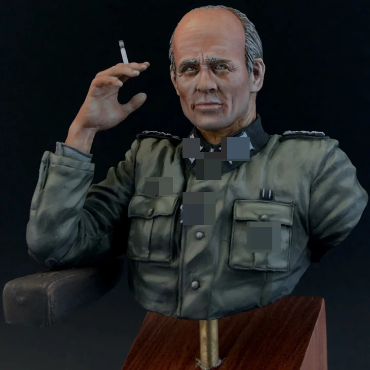 

1/10 Resin Bust Figure Model World War II Smoking Officer Figure X439