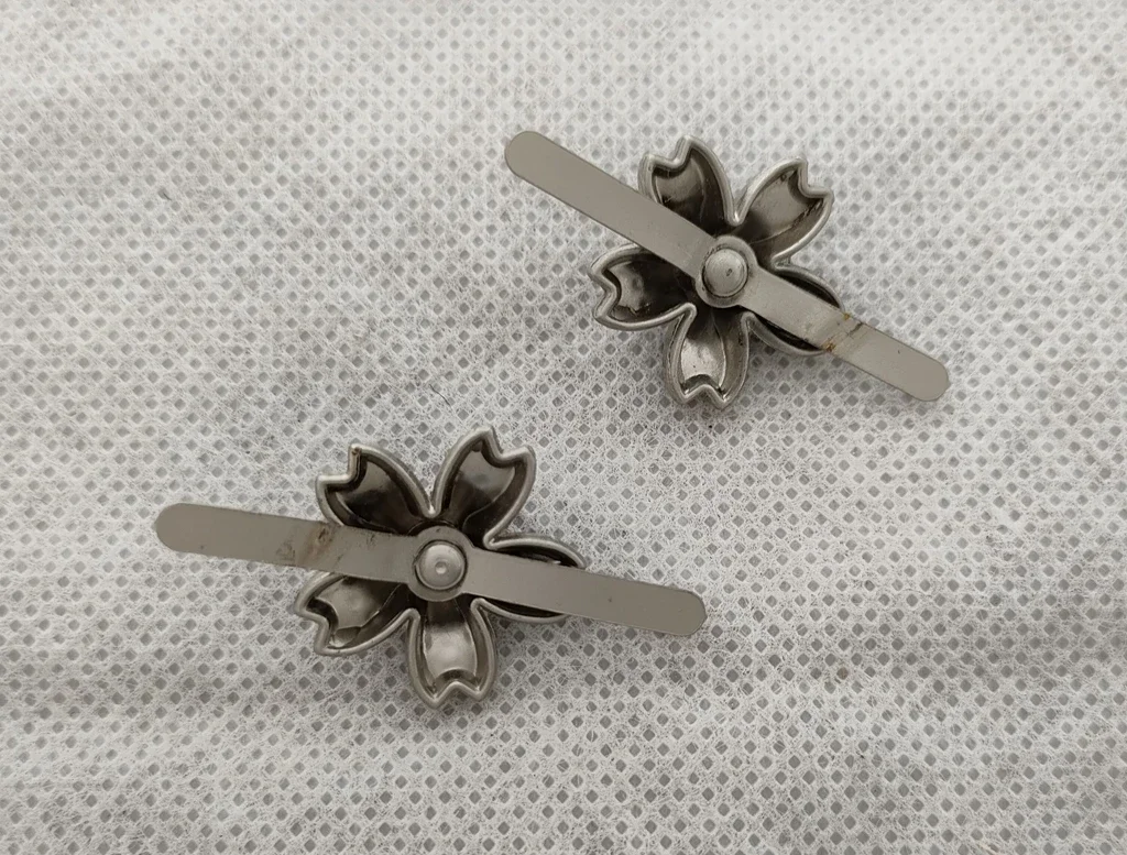 1 пара ВОЕННЫХ ЗНАЧОК ВТОРОЙ МИРОВОЙ ВОЙНЫ WW2 JAPANESE CHERRY BLOSSOM TIN BADGE PIN NAVY OFFICER'S HAT COLLAR