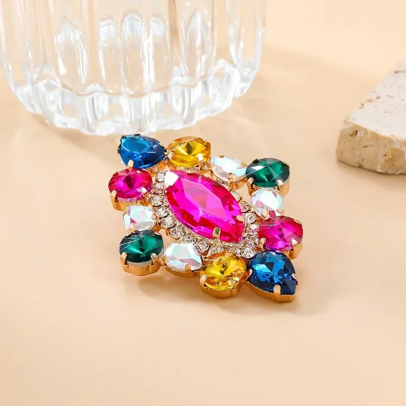 Женские серьги-гвоздики в виде цветов