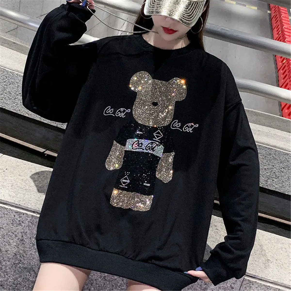 Толстовка женская с капюшоном и принтом в виде медведя |