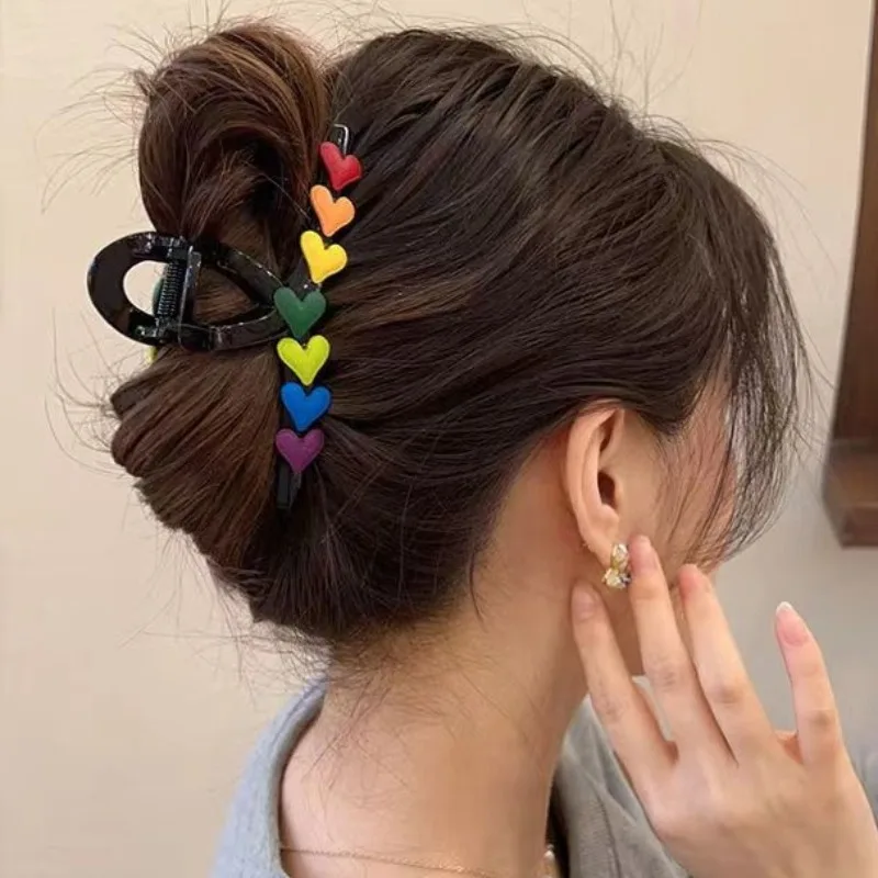 Рисунок 3 - Женская заколка для волос в виде