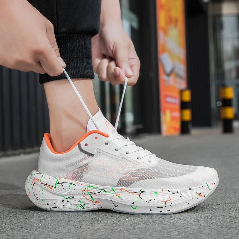 New  Running Shoes Spring Men And Women Flying Shadow Breathable Mesh Ultralight Carbon Board Outdoor Sports Large Size 38-45#