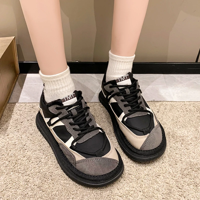 

Женские кроссовки на платформе, легкие весенние туфли на массивной подошве, с круглым носком, на шнуровке, обувь для скейтборда