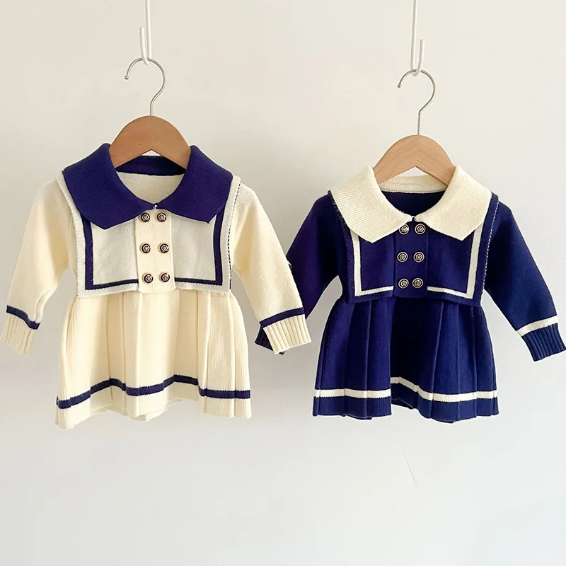 

Детское трикотажное платье с воротником-стойкой, на осень/зиму