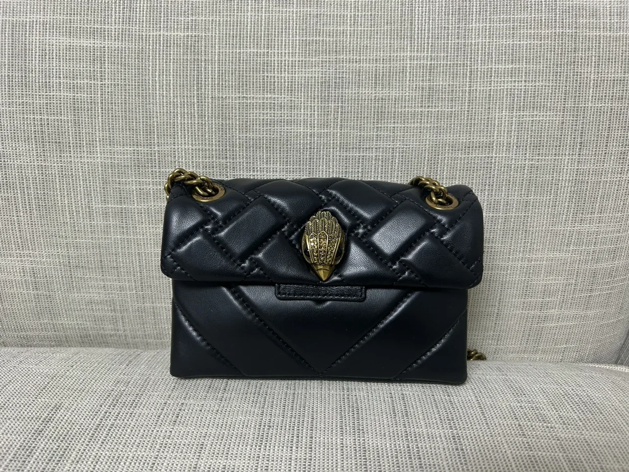 Сумка кросс-боди женская из натуральной кожи с цепочками