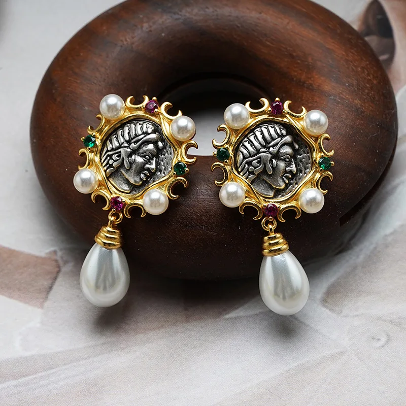 

French Palace Style Pearl earrings For Women Gemstone Pearl Portrait Ancient Coin Inlaid High Sense Ear Accessorie Niche Jewelry