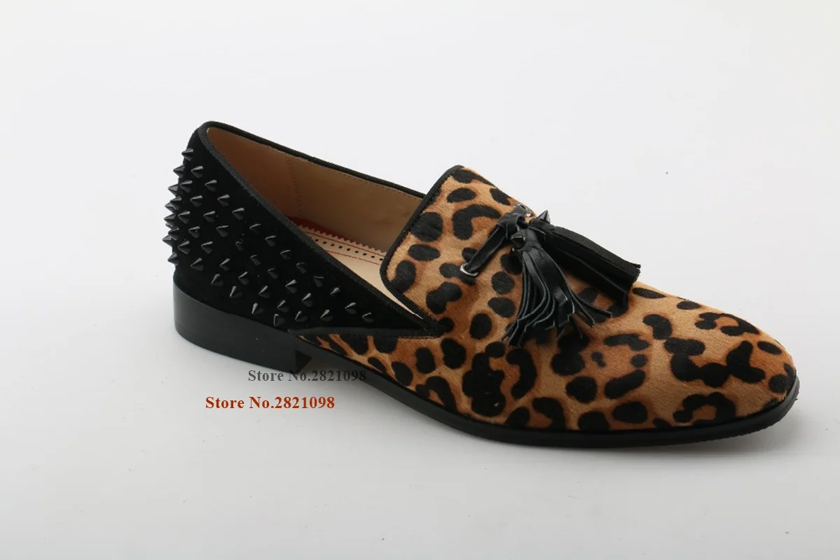 Модные мужские туфли на низком каблуке с леопардовым принтом плоской подошве
